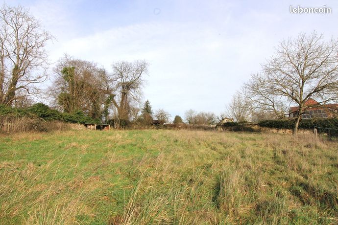  قطعة أرض في Cromary, France 958متر مربع رقم 360471