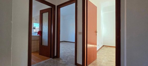 5-salle Appartement à Reggio Emilia, Italy No. 34748 10