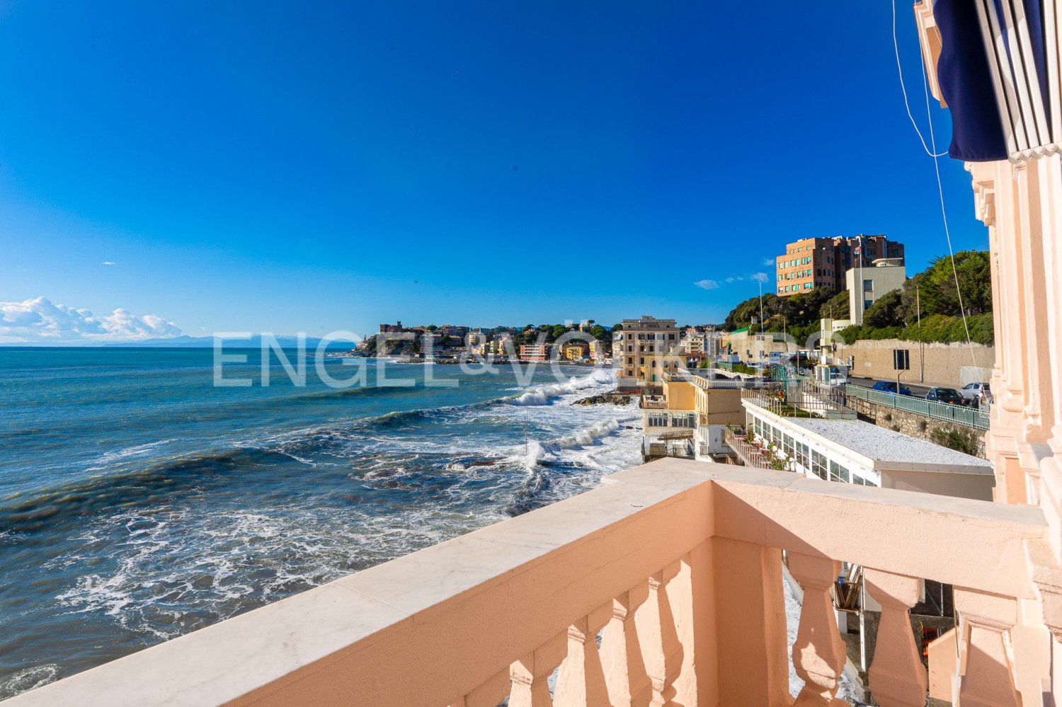 7 bedrooms Apartment in Genoa, Italy No. 132128