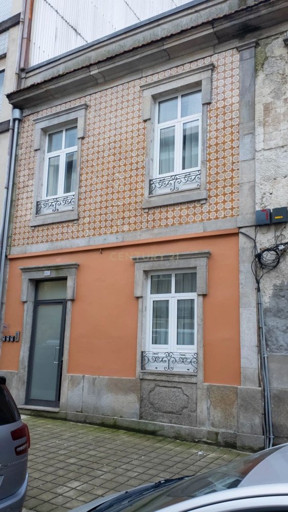 Gebäude in Porto, Portugal 262m², Nr. 117036