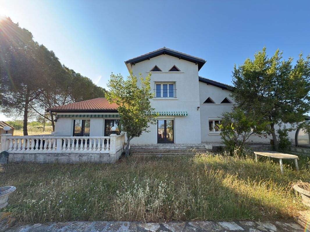 Вилла с 6 спальнями в Безье, Франция № 288673