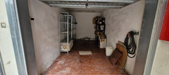  Garage in Bologna, Italy No. 287761 5