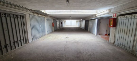  Garage in Bologna, Italy No. 287761 3