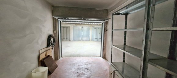  Garage in Bologna, Italy No. 287761 8