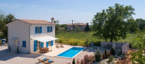 2 bedrooms House in Porec, Croatia No. 202 4