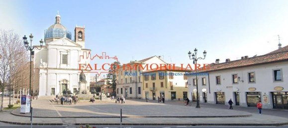 530m² Commercial property in Desio, Italy No. 337694 8