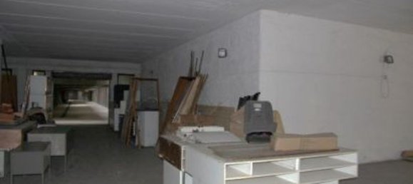 1037m² Commercial property in Rho, Italy No. 99816 5