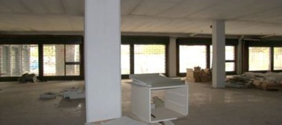 1037m² Commercial property in Rho, Italy No. 99816 8