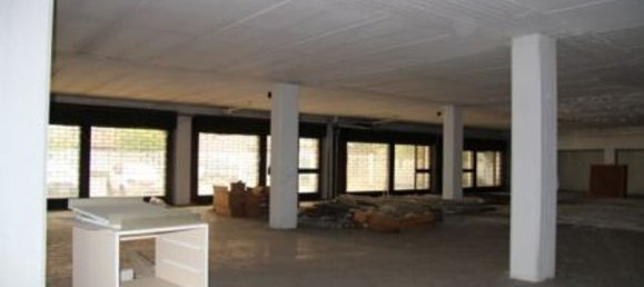 1037m² Commercial property in Rho, Italy No. 99816 9