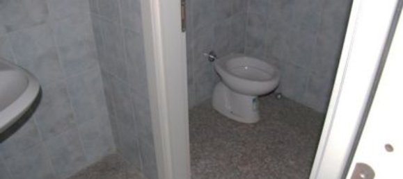 1037m² Commercial property in Rho, Italy No. 99816 11