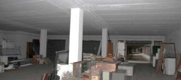 1037m² Commercial property in Rho, Italy No. 99816 4