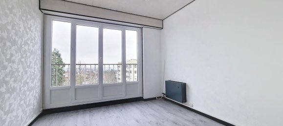 3 bedrooms Apartment in Chennevieres-sur-Marne, France No. 183236 6