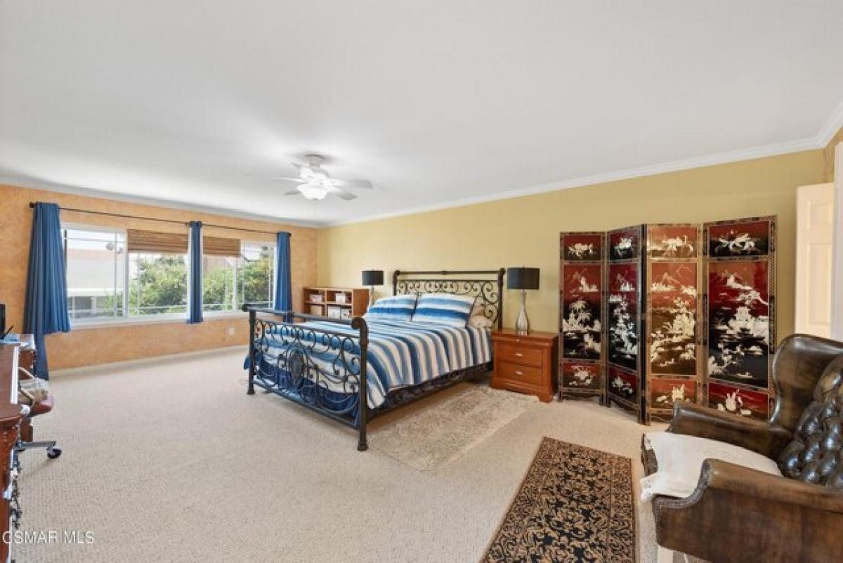 5 bedrooms House in Simi Valley, USA No. 428628