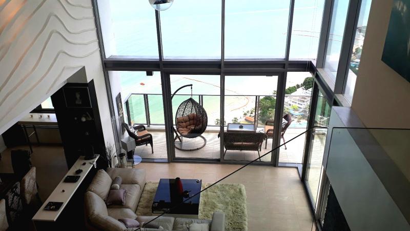 3 bedrooms Condo in Pattaya, Thailand No. 197