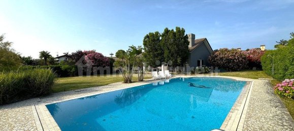 5 bedrooms Villa in Rosolina, Italy No. 351122 12