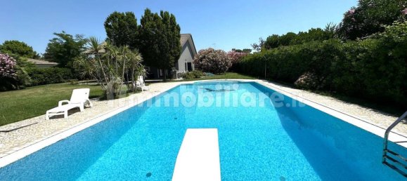 5 bedrooms Villa in Rosolina, Italy No. 351122 4