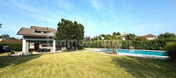5 bedrooms Villa in Rosolina, Italy No. 351122 25