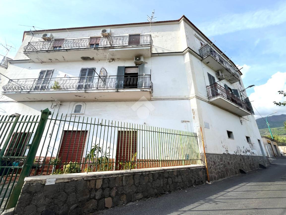 4 rooms Apartment in Torre del Greco, Italy No. 4764