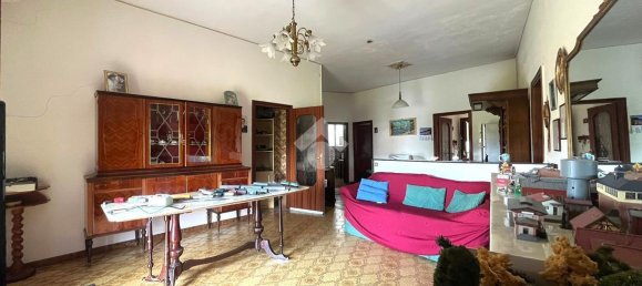 4 rooms Apartment in Torre del Greco, Italy No. 4764 3