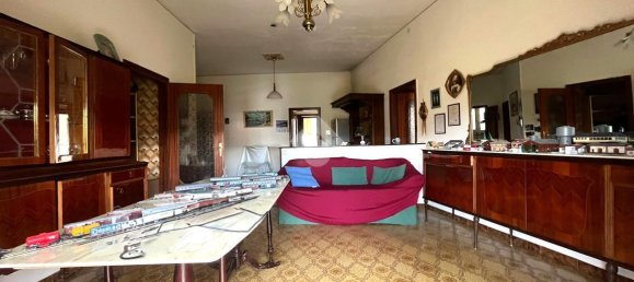 4 rooms Apartment in Torre del Greco, Italy No. 4764 4
