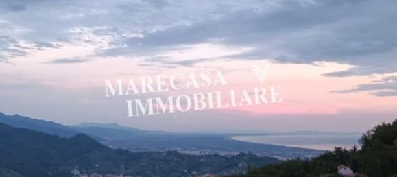 4 rooms House in Carrara, Italy No. 45925 4