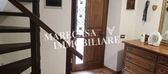 4 rooms House in Carrara, Italy No. 45925 8