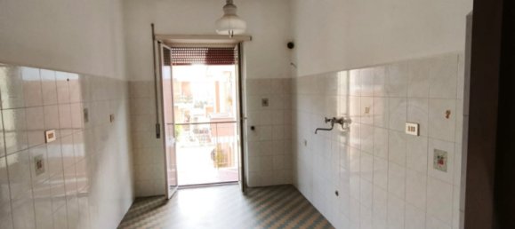 2 rooms Apartment in Rome, Italy No. 89226 4