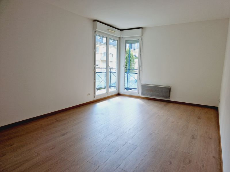 2 chambres Appartement à Margny-lès-Compiègne, France No. 273716