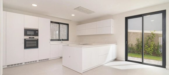 Дом с 3 спальнями в Фуншал, Португалия № 95161 10