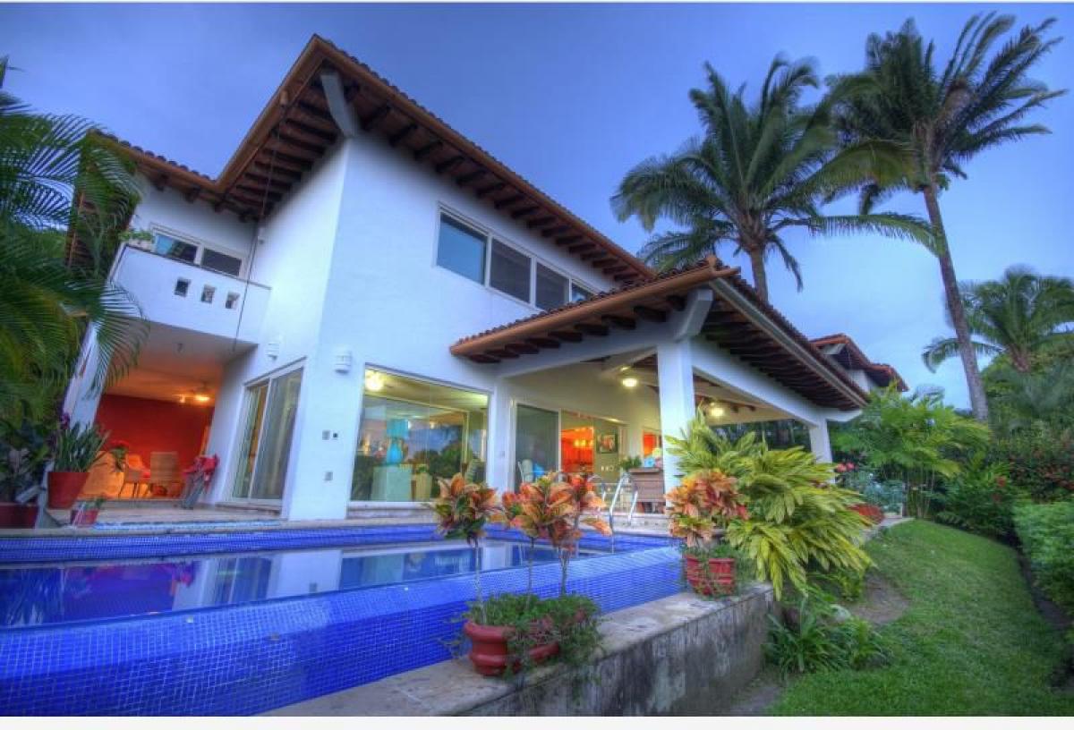 Casa de 4 dormitorios en Jalisco, Mexico No. 172481