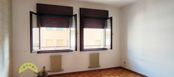 Квартира с 4 комнатами в Удине, Италия № 155460 2