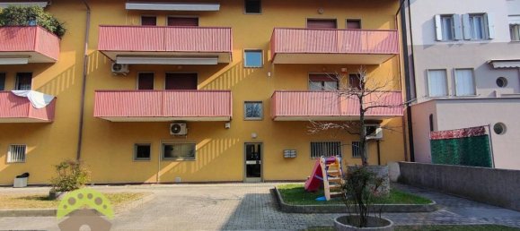 Квартира с 4 комнатами в Удине, Италия № 155460 12