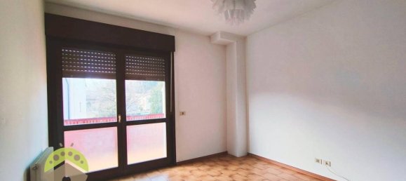 Квартира с 4 комнатами в Удине, Италия № 155460 14