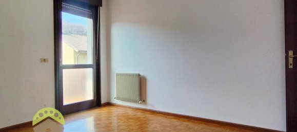 Квартира с 4 комнатами в Удине, Италия № 155460 6