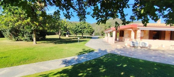 6 bedrooms Villa in Sardinia, Italy No. 248001 11