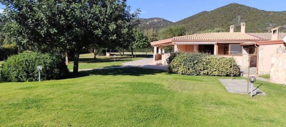 6 bedrooms Villa in Sardinia, Italy No. 248001 10