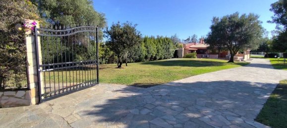 6 bedrooms Villa in Sardinia, Italy No. 248001 4