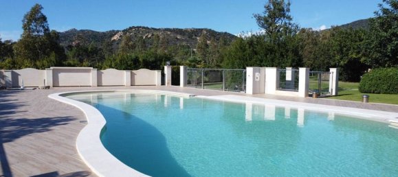 6 bedrooms Villa in Sardinia, Italy No. 248001 2