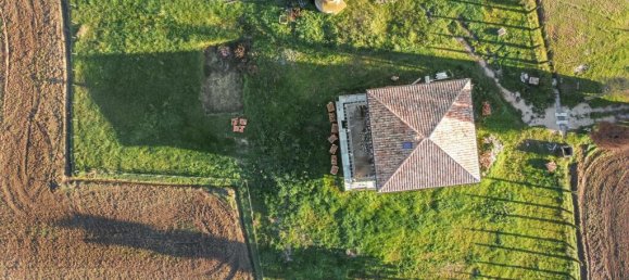 4 bedrooms House in Castiglione del Lago, Italy No. 58447 5