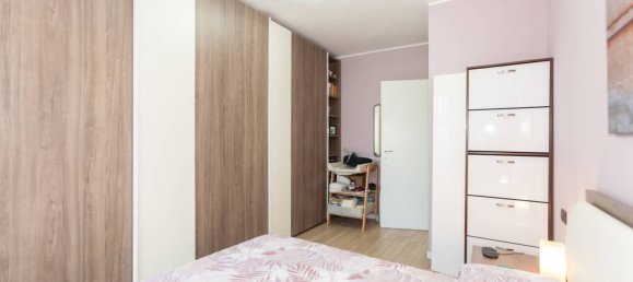 Apartamento de 2 dormitorios en Guanzate, Italy No. 331015 14