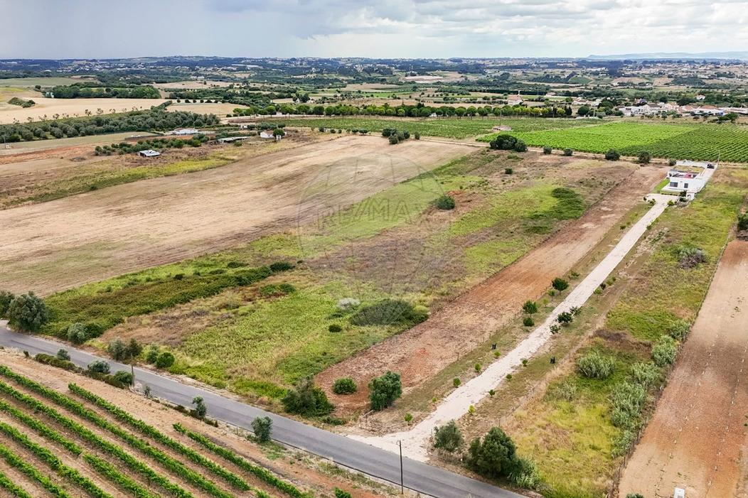  Land in Azambuja, Portugal No. 209169