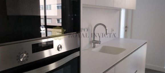 4 bedrooms Apartment in Porto, Portugal No. 78941 3