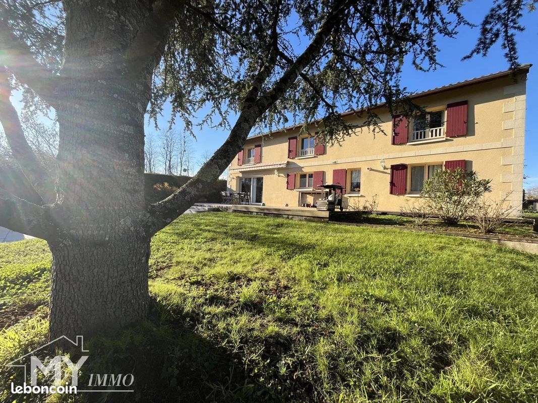 Дом с 3 спальнями в Ламот-Монтравель, Франция № 341186