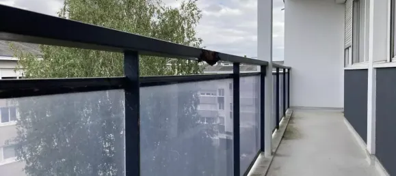 Apartamento de 2 dormitorios en Laval, France No. 296273 3