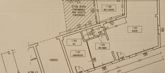 85m² Commercial property in Carpi, Italy No. 147395 3