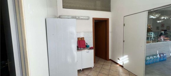 85m² Commercial property in Carpi, Italy No. 147395 15