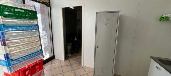 85m² Commercial property in Carpi, Italy No. 147395 14