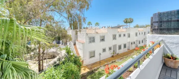 3 bedrooms Townhouse in Marbella, Spain No. 182198 17