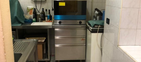 80m² Commercial property in Veneto, Italy No. 64904 3