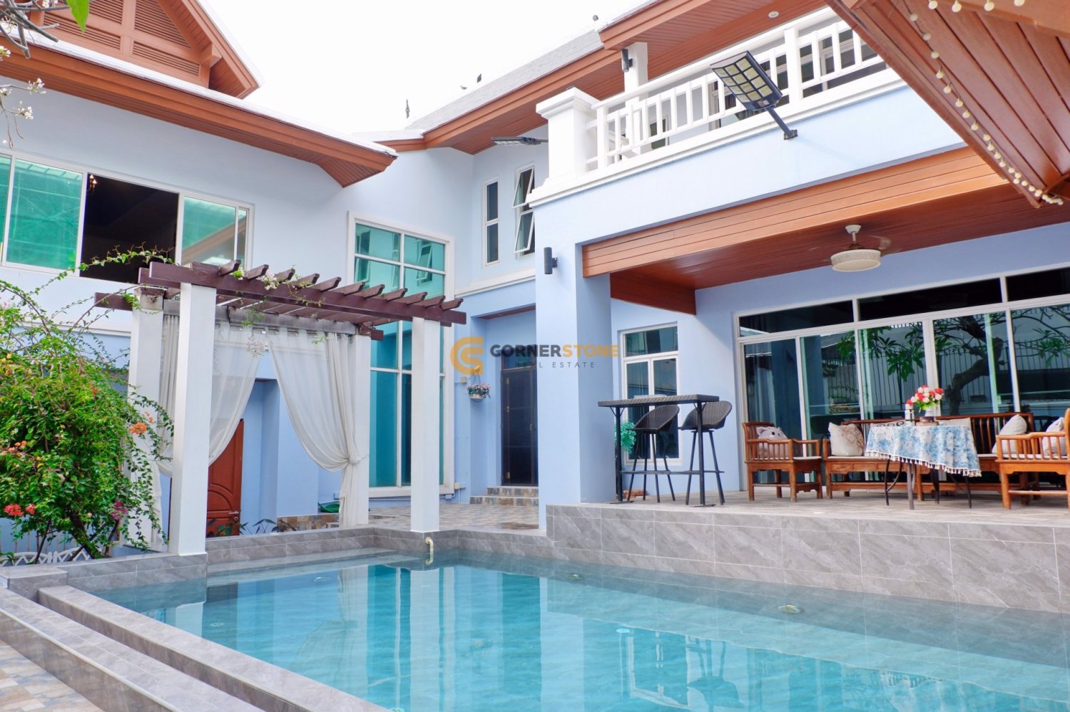 300m² House in Pattaya, Thailand No. 74020